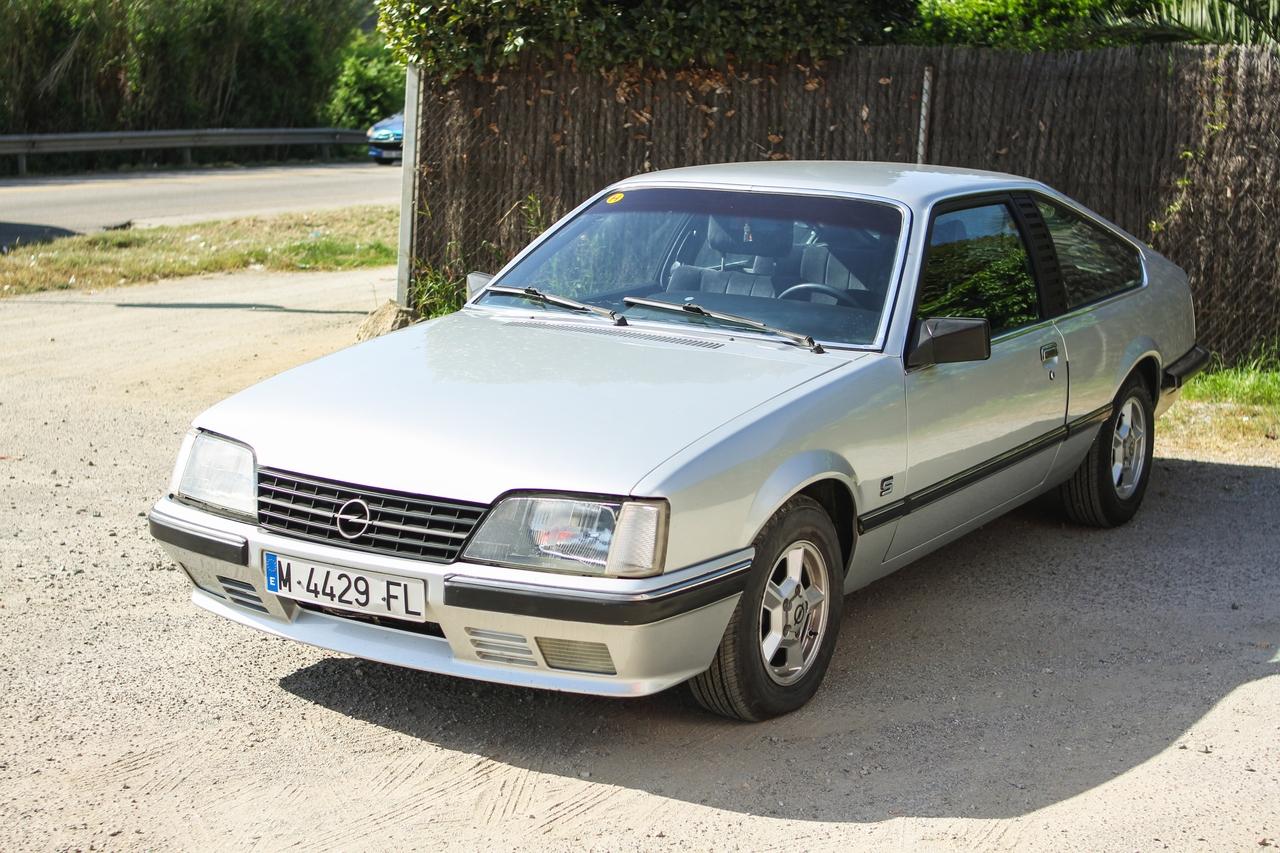 1983 Opel Monza 3.0E S A2 LesAnciennes.com