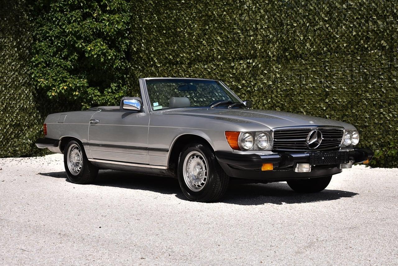 1981 Mercedes-Benz R107 380SL Convertible 3,8L V8 LesAnciennes.com