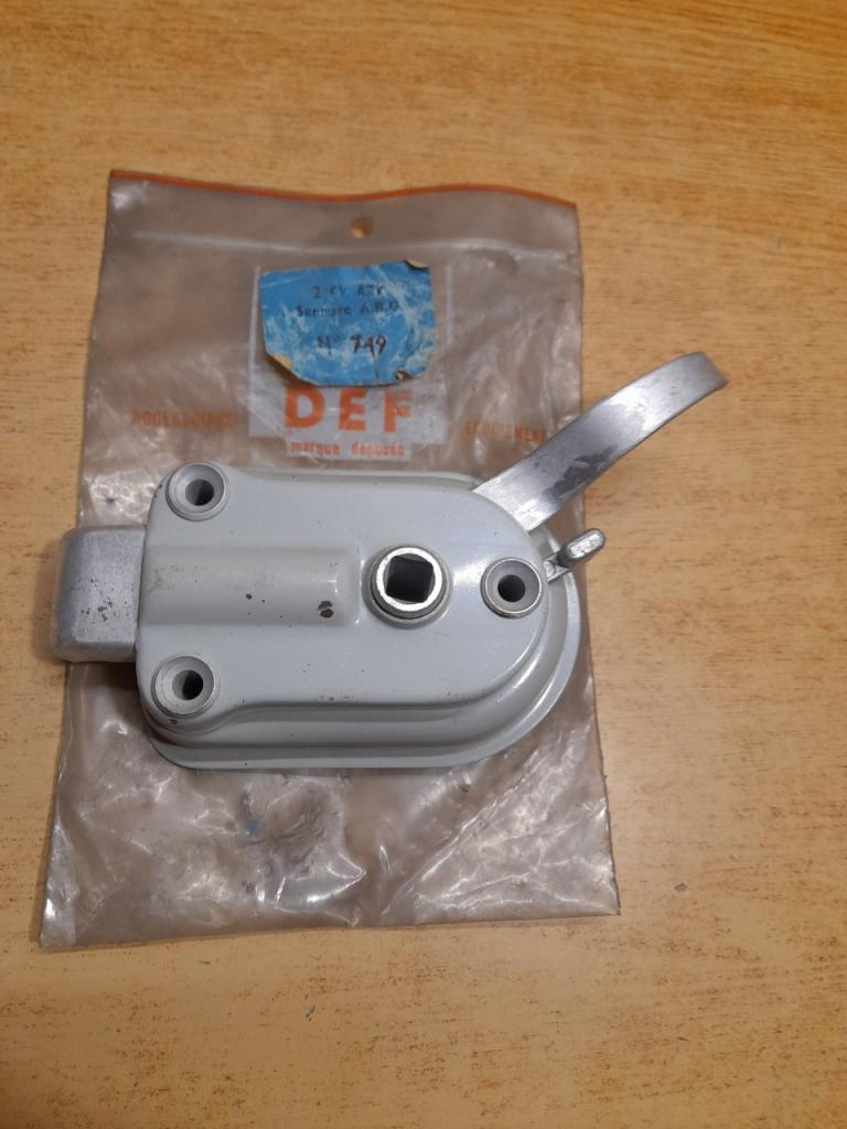 Serrure de porte Arrière Gauche Citroën 2CV AZA LesAnciennes.com