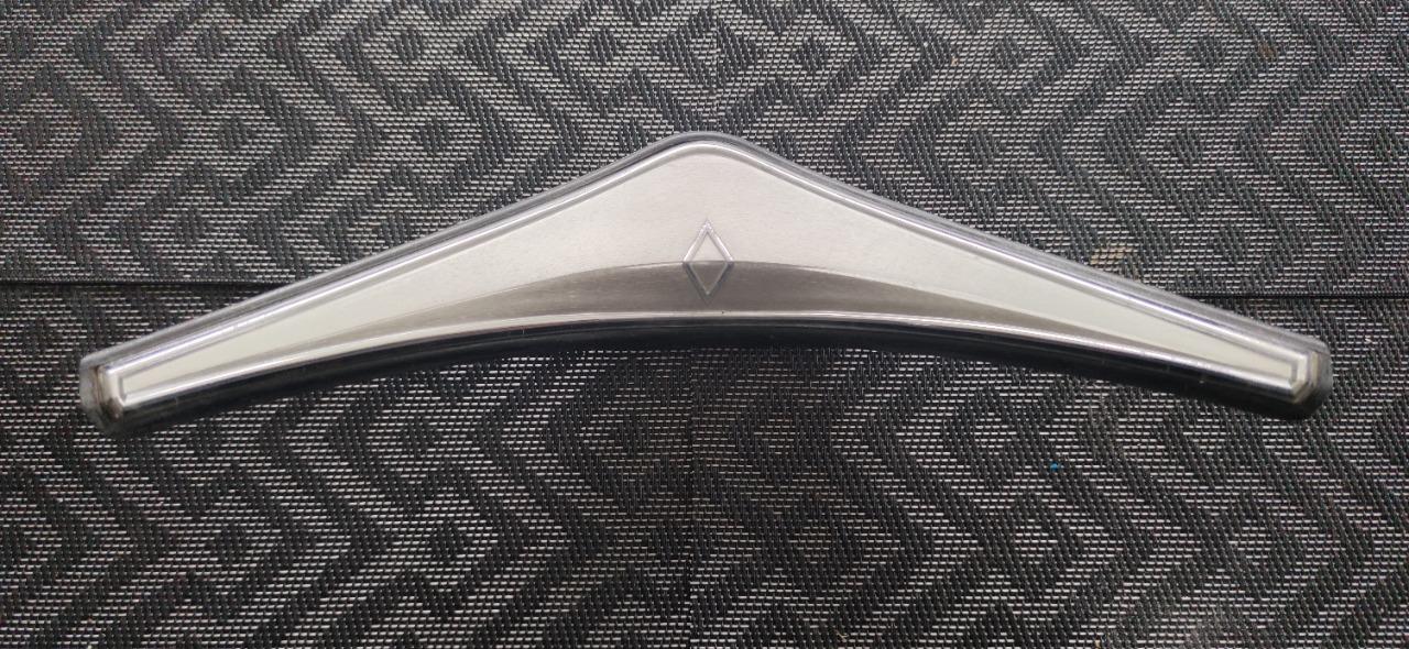 Cache central de volant RENAULT 16 (R16) R1150 LesAnciennes.com