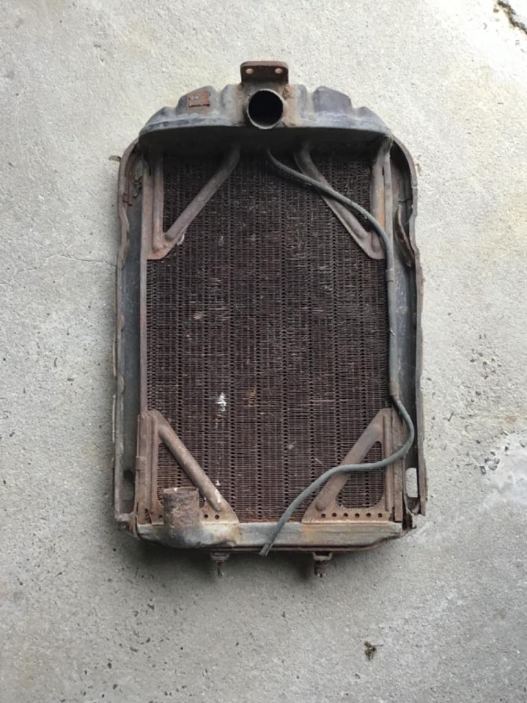 Radiateur PEUGEOT 201 Première version LesAnciennes.com
