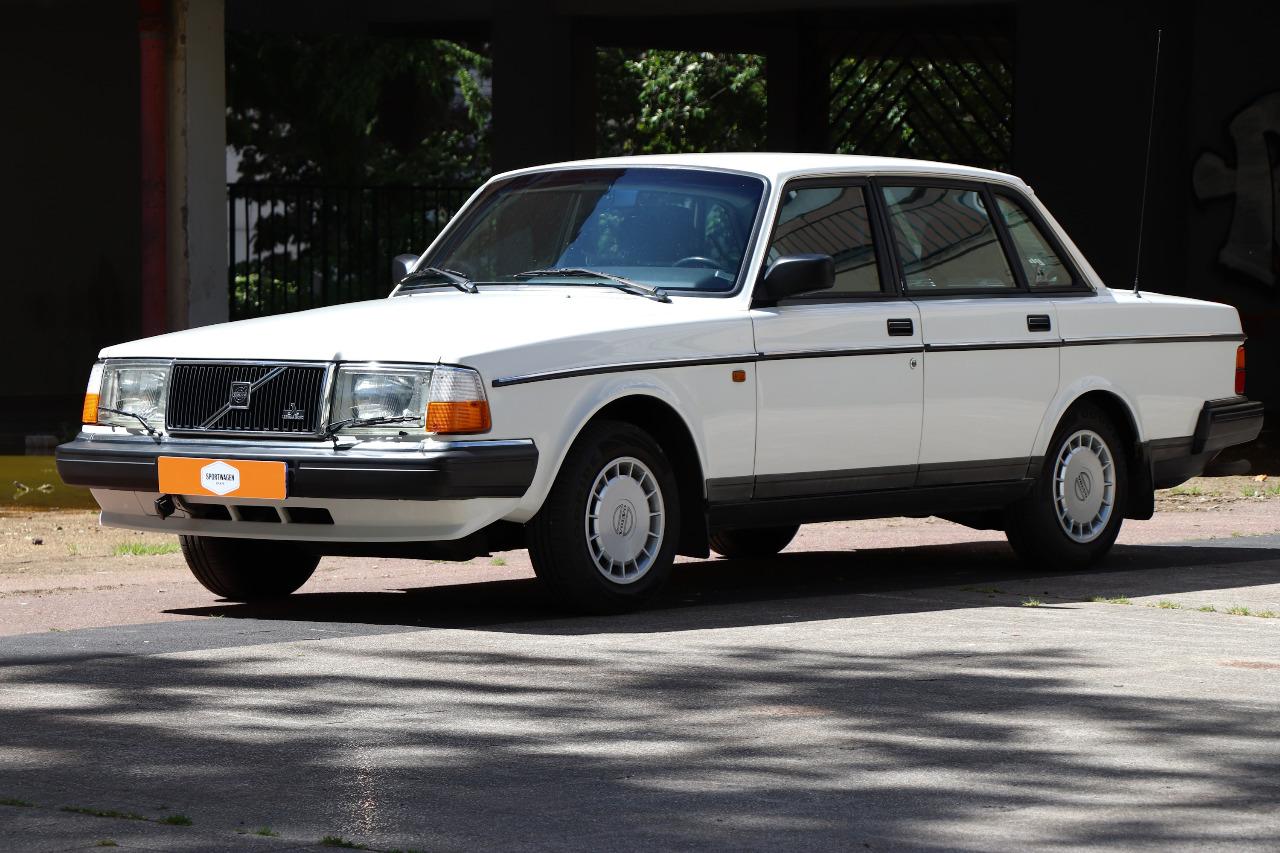 VOLVO 240 GL - 1991 LesAnciennes.com