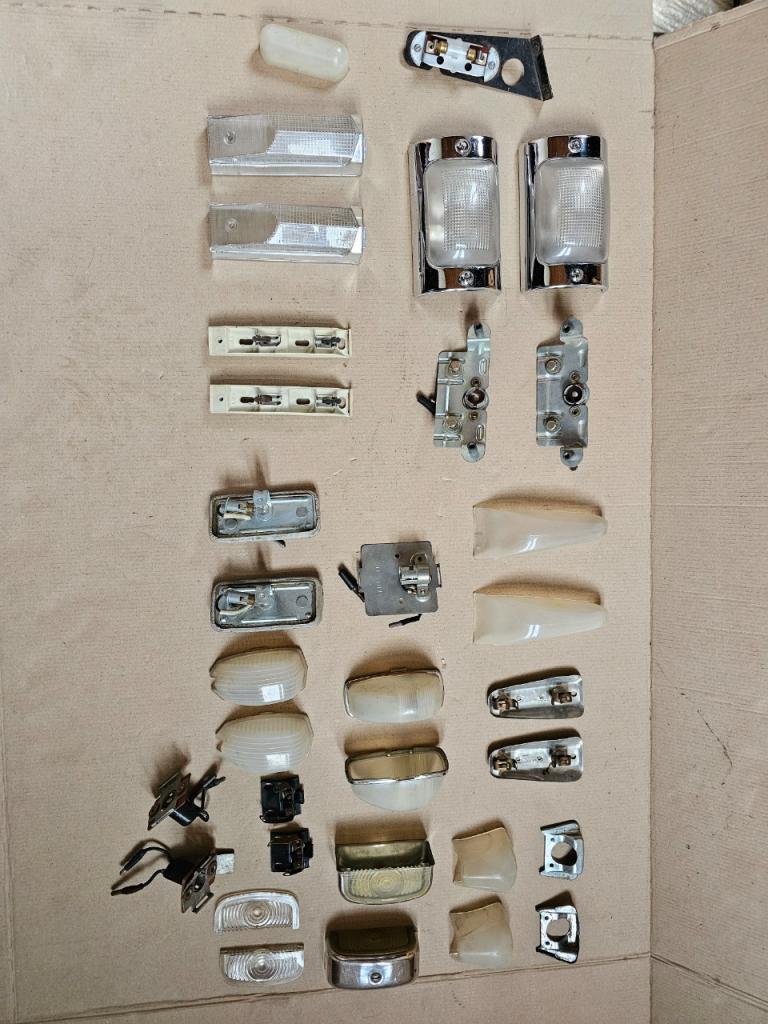 Plafonnier CITROEN DS LesAnciennes.com