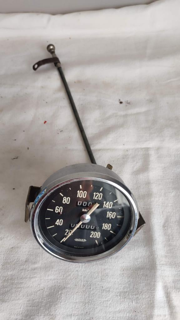 Compteur vitesse Jaeger voitures anciennes LesAnciennes.com