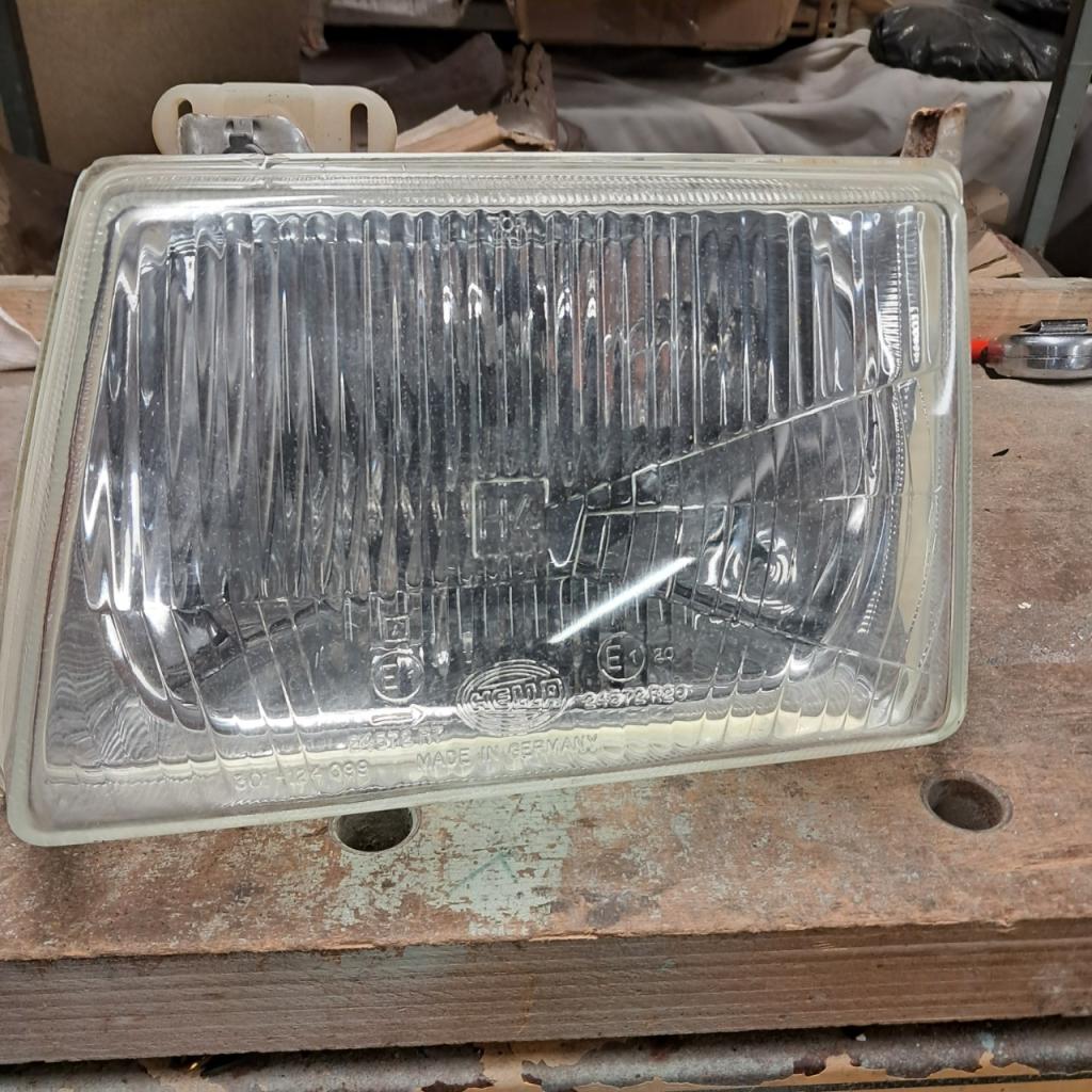 Pharexavznt gauche FORD Escort etat neuf LesAnciennes.com