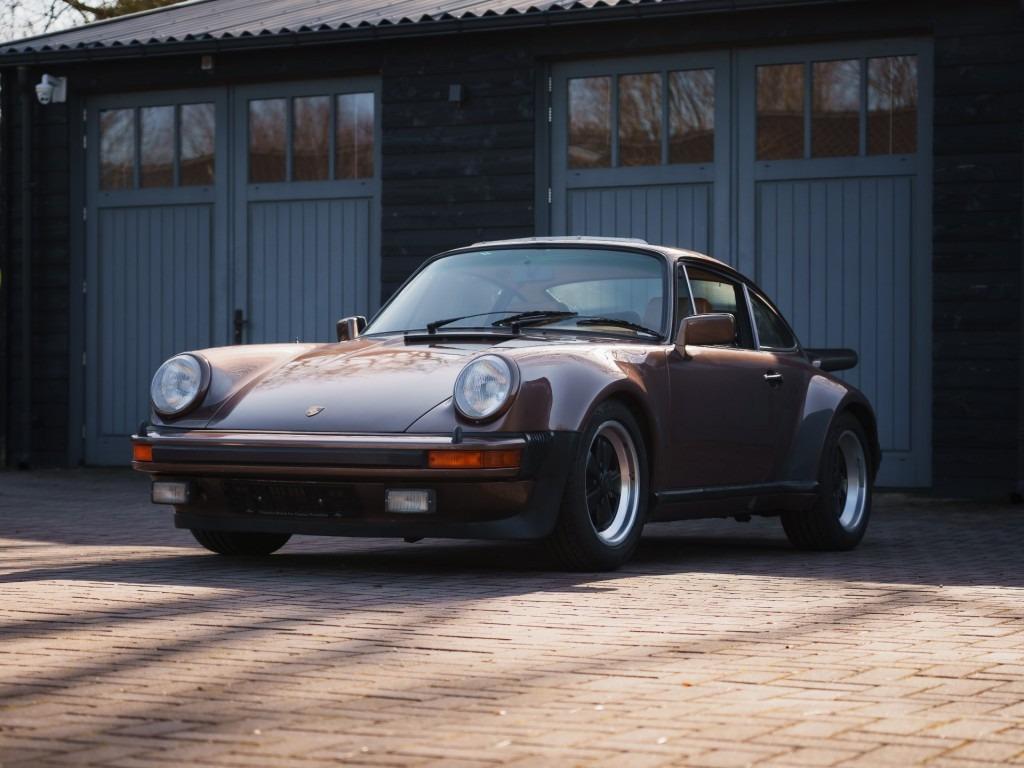 PORSCHE 911 930 turbo - 1977 LesAnciennes.com