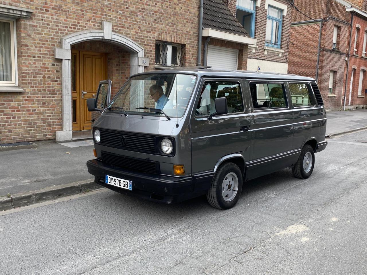 VOLKSWAGEN Combi - 1989 LesAnciennes.com