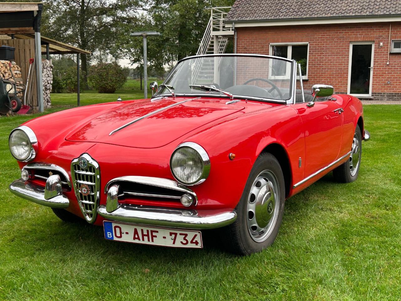 ALFA ROMEO Giulietta Spider - 1961 LesAnciennes.com