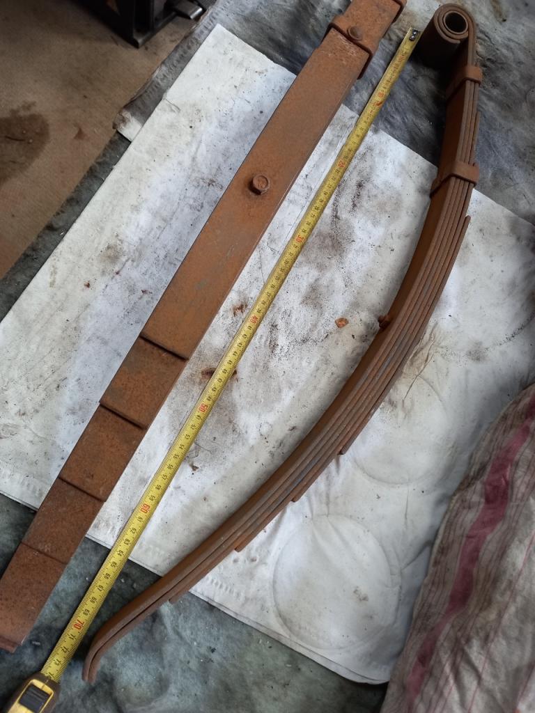 Lames de ressorts AMILCAR CGS LesAnciennes.com