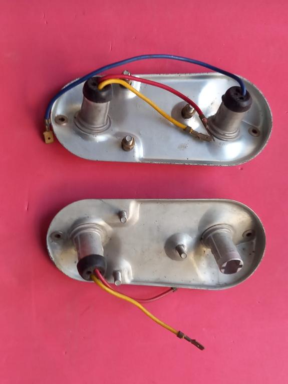 INNOCENTI Mini minor bases de feux arrière LesAnciennes.com