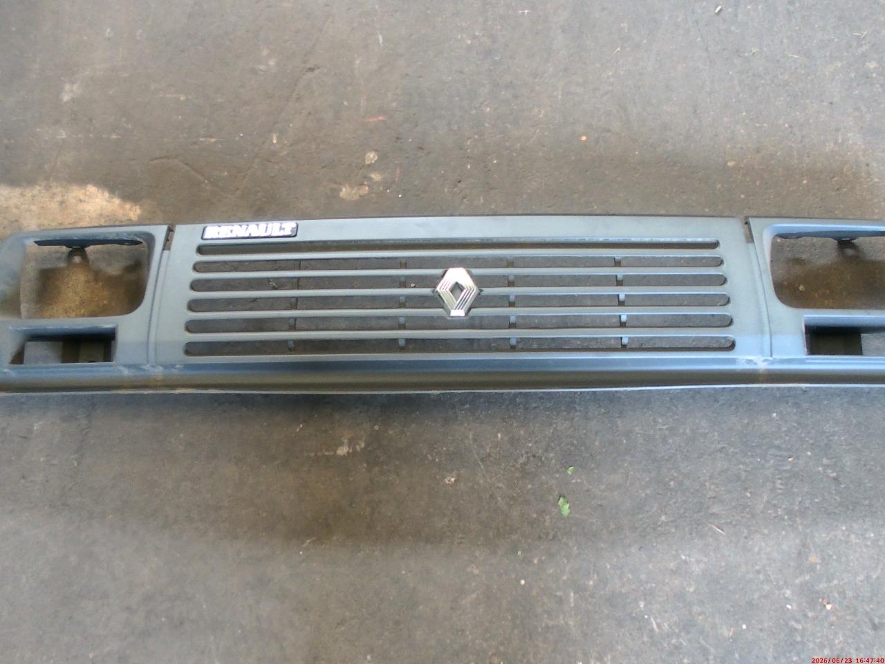 Calandre RENAULT express LesAnciennes.com