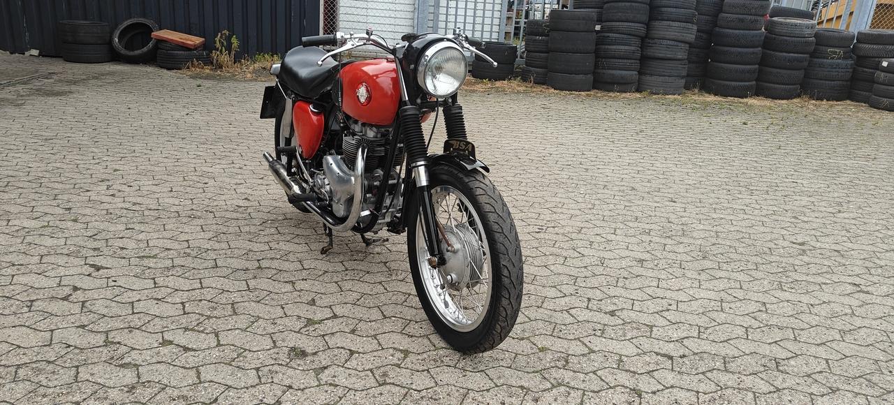 1956 BSA A7 Shooting Star LesAnciennes.com