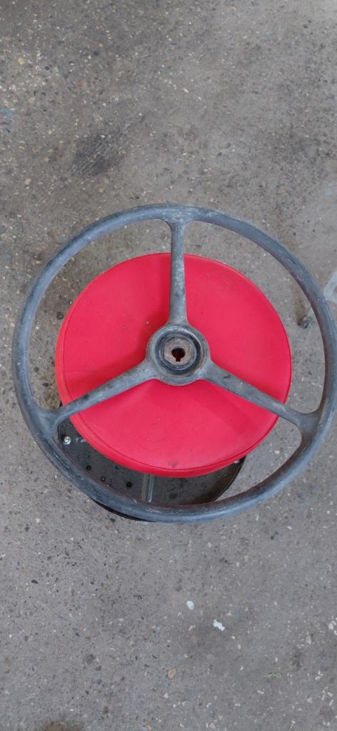 Volant Primaquatre LesAnciennes.com