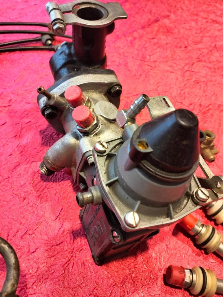 Injection TRIUMPH TR5 TR6 LesAnciennes.com