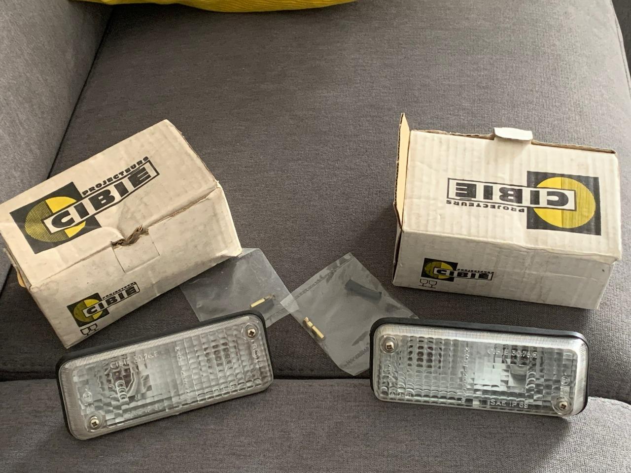 Clignotants / Veilleuses blancs Renault 12, A 310 LesAnciennes.com