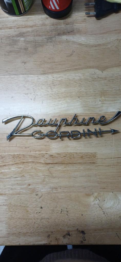 Sigle RENAULT Dauphine Gordini LesAnciennes.com