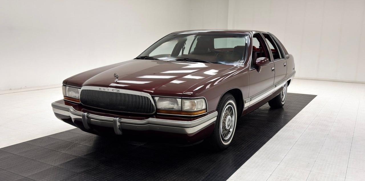 1992 Buick Roadmaster Limited 4 Door Sedan LesAnciennes.com