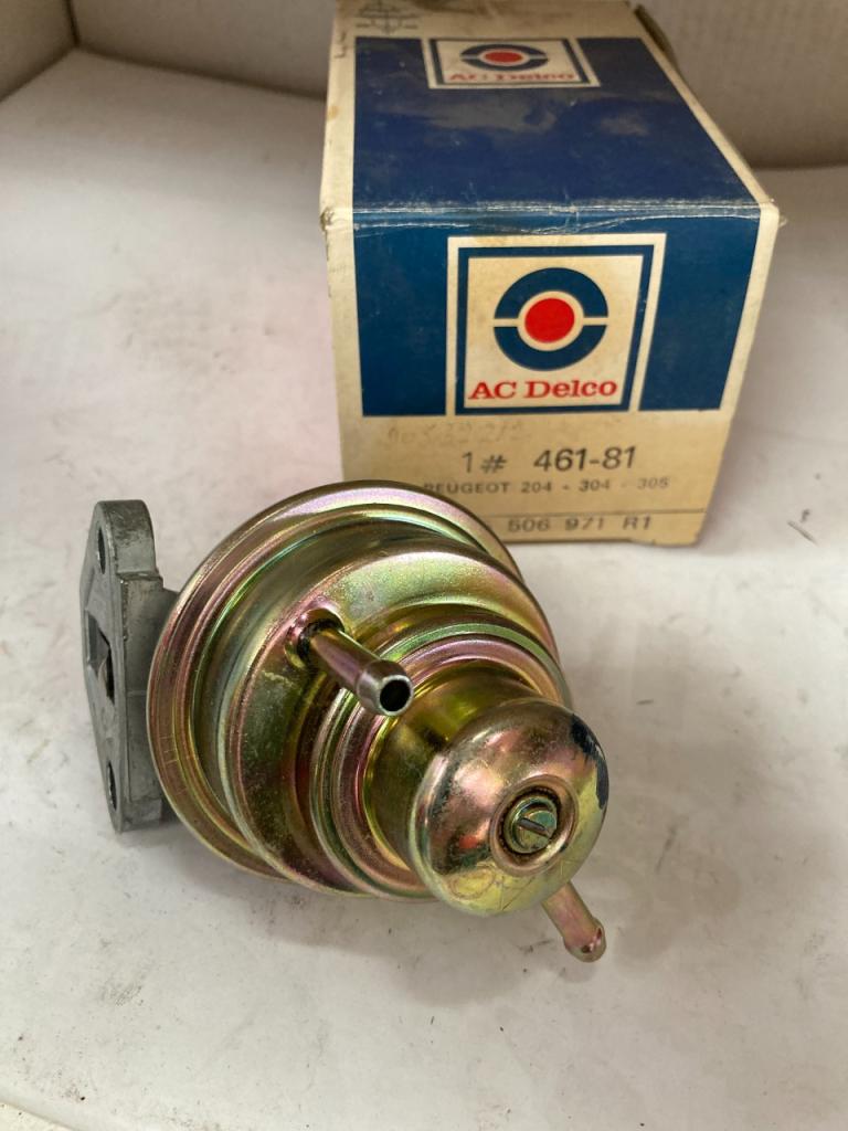 Pompe à essence neuve PEUGEOT 204 LesAnciennes.com