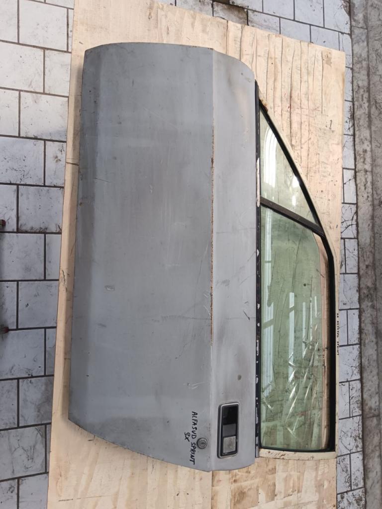 Porte gauche pour Alfa Romeo Alfasud Sprint LesAnciennes.com