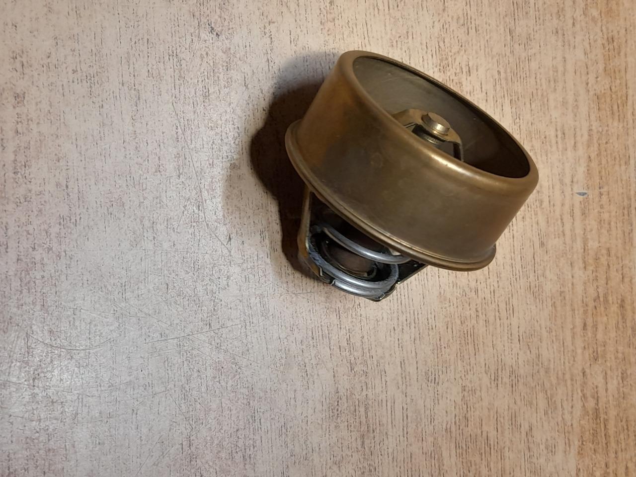 Thermostat Peugeot 203 403 404 Citroën DS LesAnciennes.com