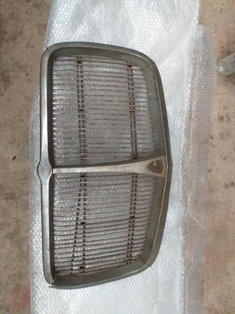 Grille ROVER LesAnciennes.com
