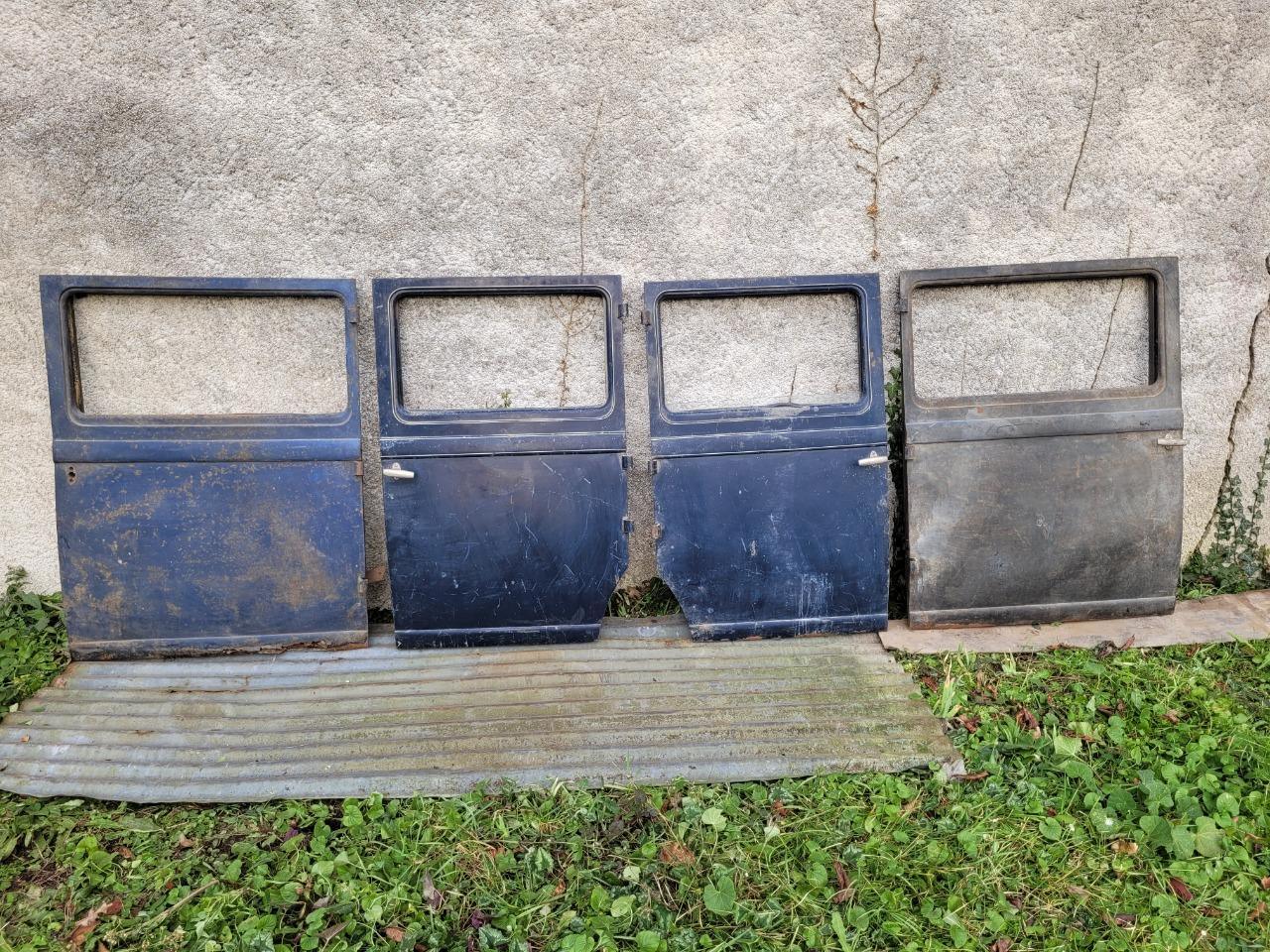 Portes RENAULT KZ Primaquatre LesAnciennes.com