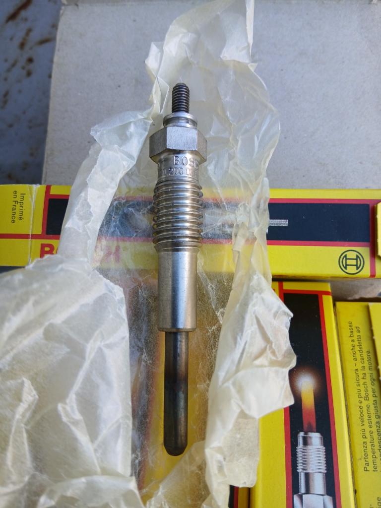 Bougies PEUGEOT 204 LesAnciennes.com