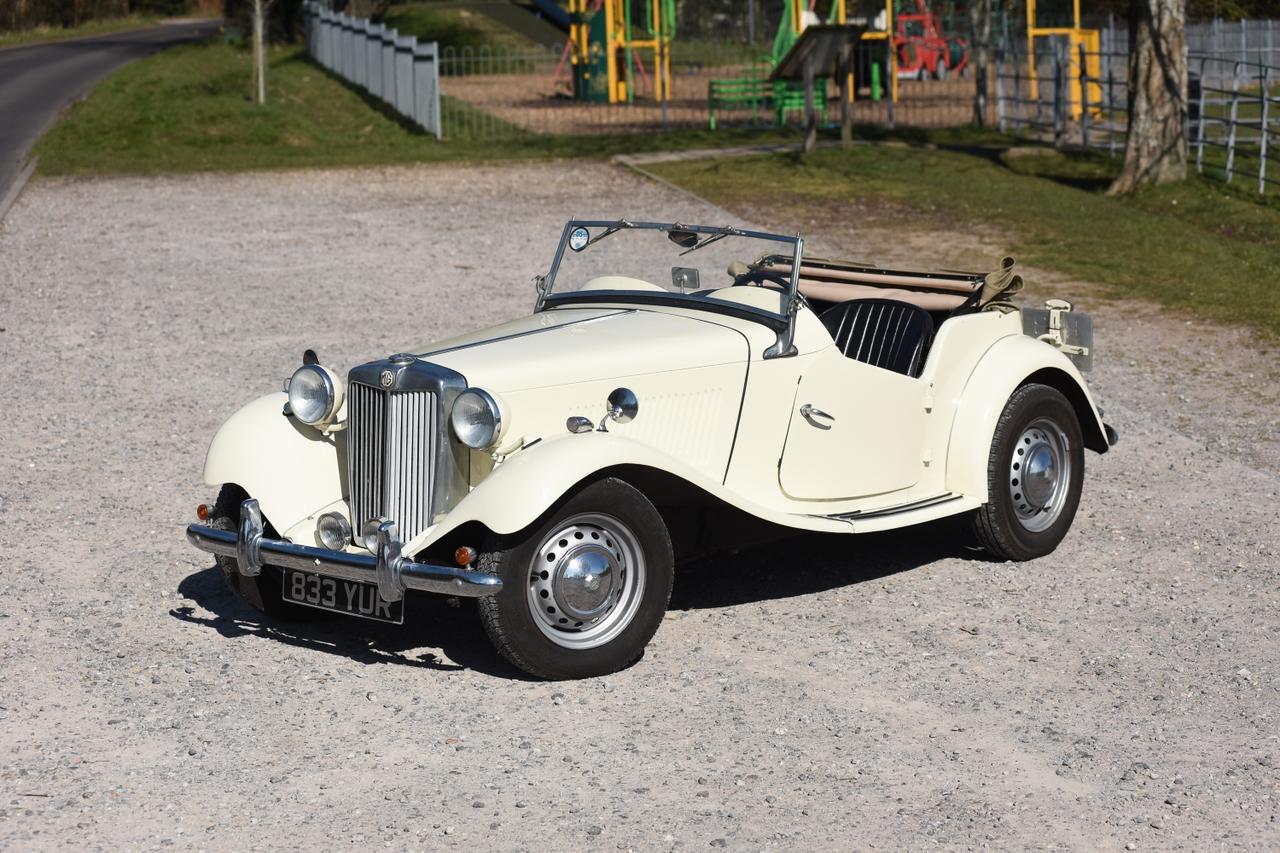 1953 MG TD LesAnciennes.com