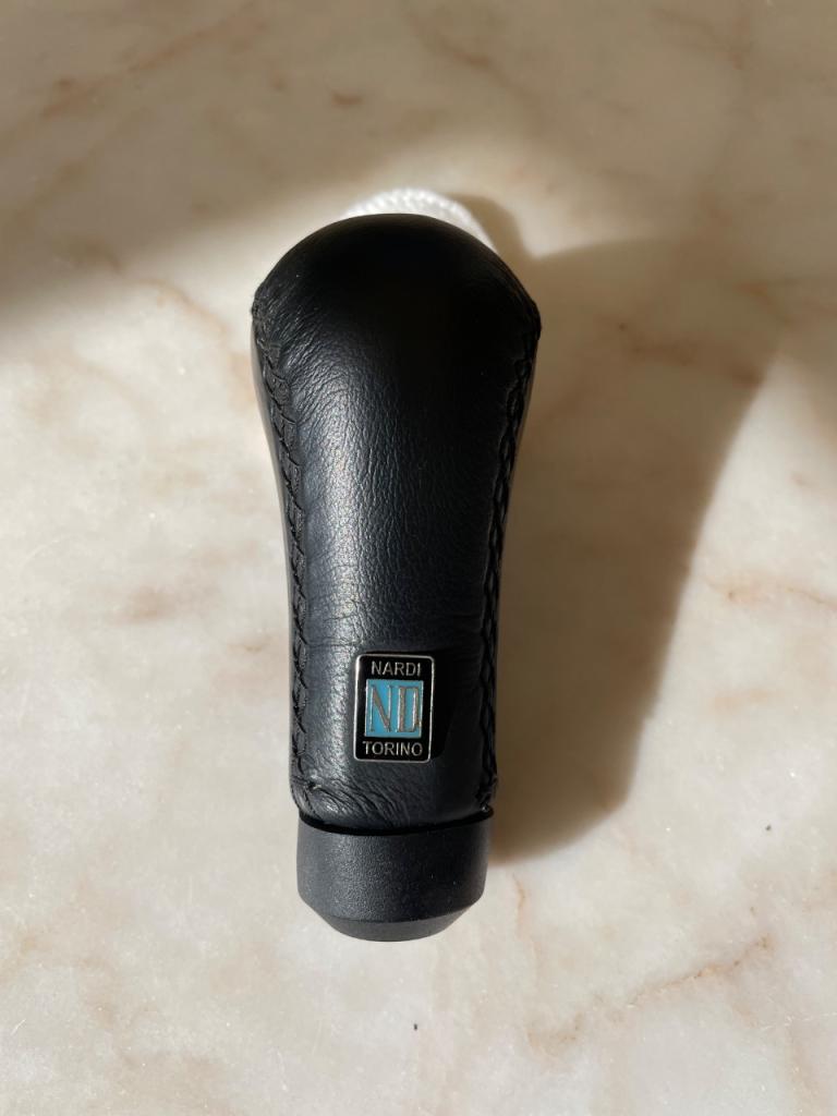 Pommeau NARDI Prestige Cuir LesAnciennes.com