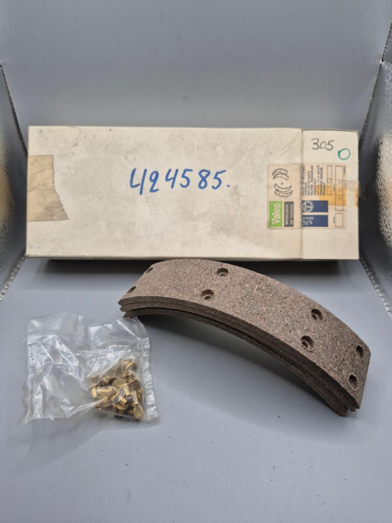 Garniture Frein AR Peugeot 304 305 LesAnciennes.com