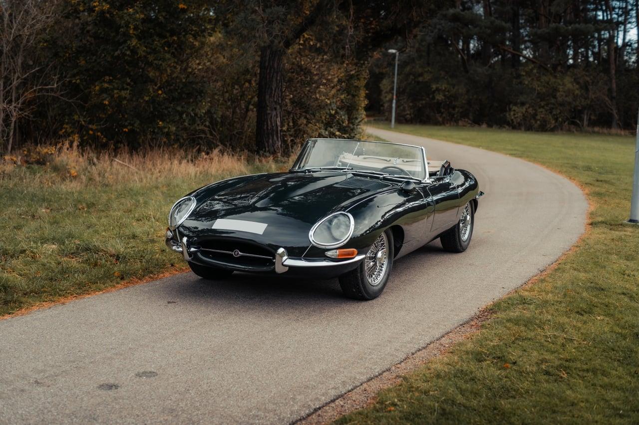 1967 Jaguar E-Type Series 1 OTS LesAnciennes.com