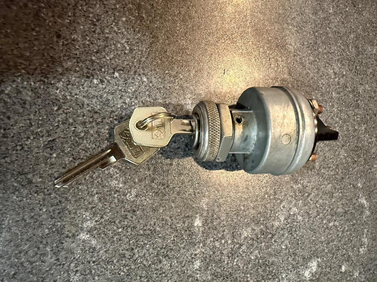 Contacteur démarreur MERCEDES 190 SL d’origine LesAnciennes.com