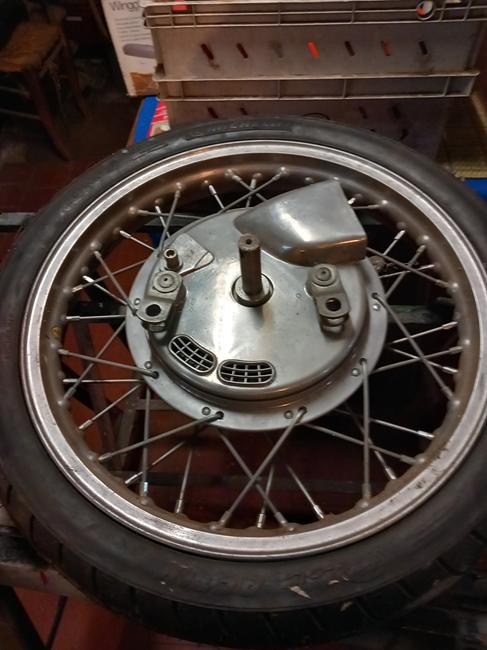 Roue TRIUMPH Bonneville T120 LesAnciennes.com