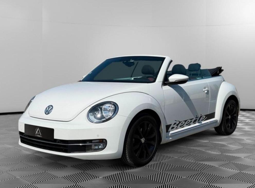 VOLKSWAGEN Coccinelle New Beetle Cabriolet - 2016 LesAnciennes.com