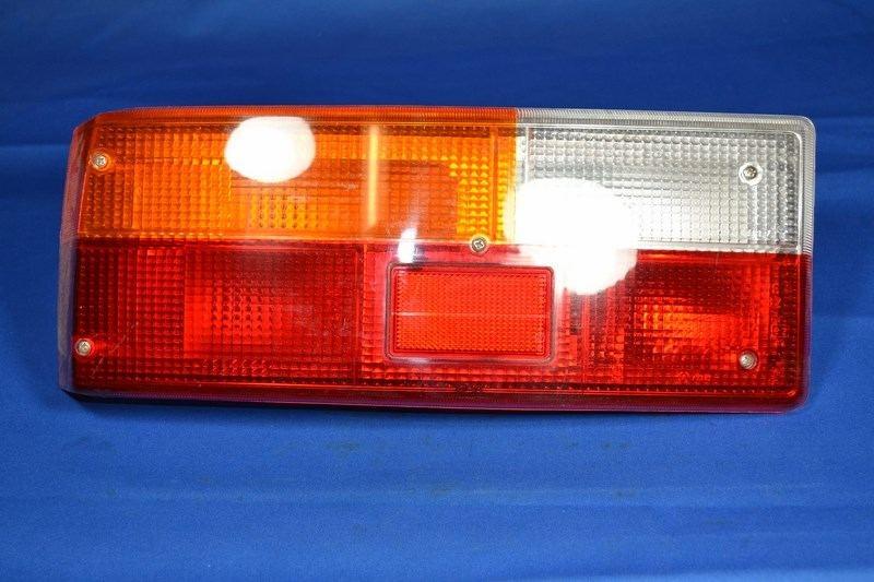 Feu AR G complet RENAULT 14 (R14), neuf LesAnciennes.com