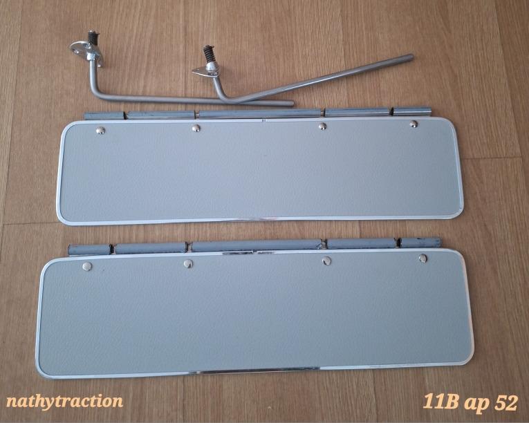 Paire pare-soleil TRACTION 11B AP 52 complète LesAnciennes.com