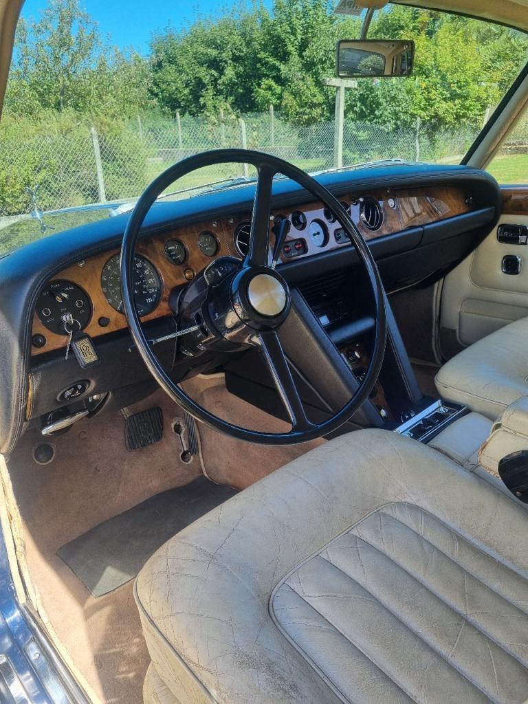 ROLLS ROYCE Silver Shadow silvers - 1969 LesAnciennes.com