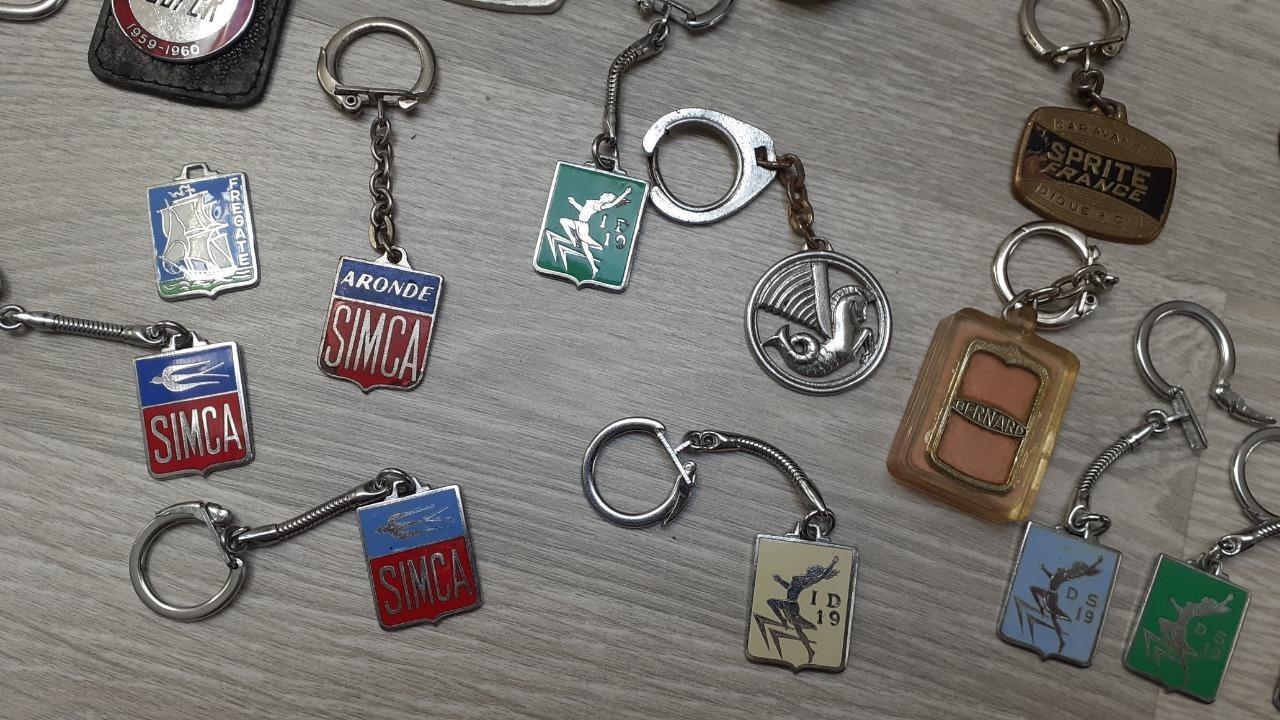 Porte-clés caravane, Citroën et Simca Aronde LesAnciennes.com