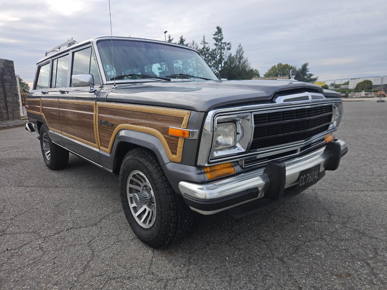 JEEP Grand Wagoneer - 1988 LesAnciennes.com