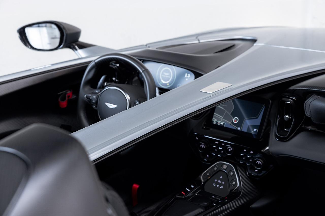ASTON MARTIN V12 Speedster - 2021 LesAnciennes.com