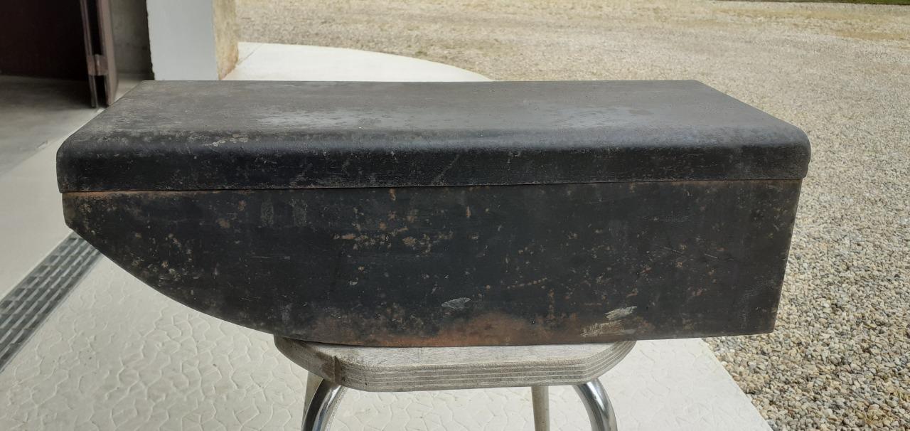 Coffre de marche pied LesAnciennes.com