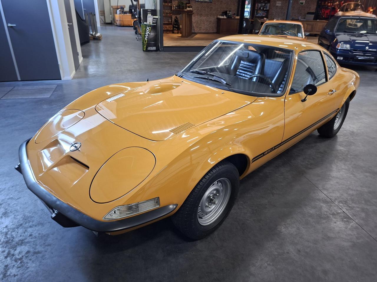 1973 Opel GT/J      Only 39.732 Km !! Original car LesAnciennes.com