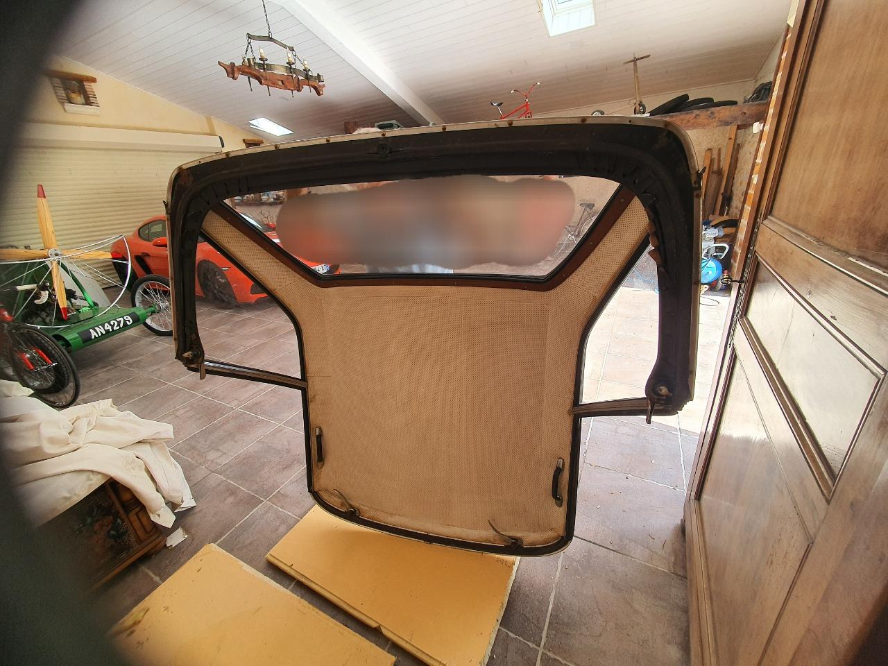 Hard top MERCEDES 230 pagode LesAnciennes.com