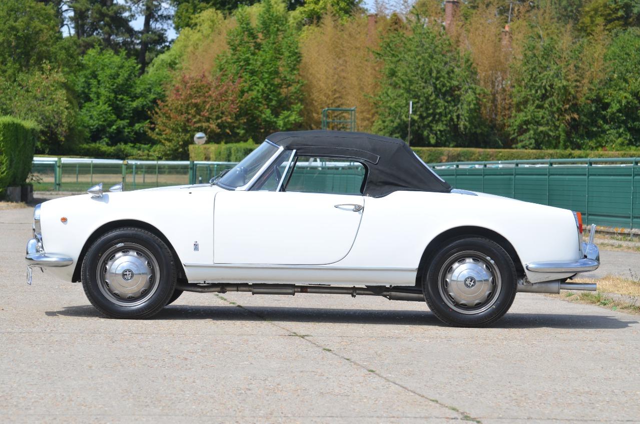 ALFA ROMEO Giulietta Spider Veloce - 1962 LesAnciennes.com