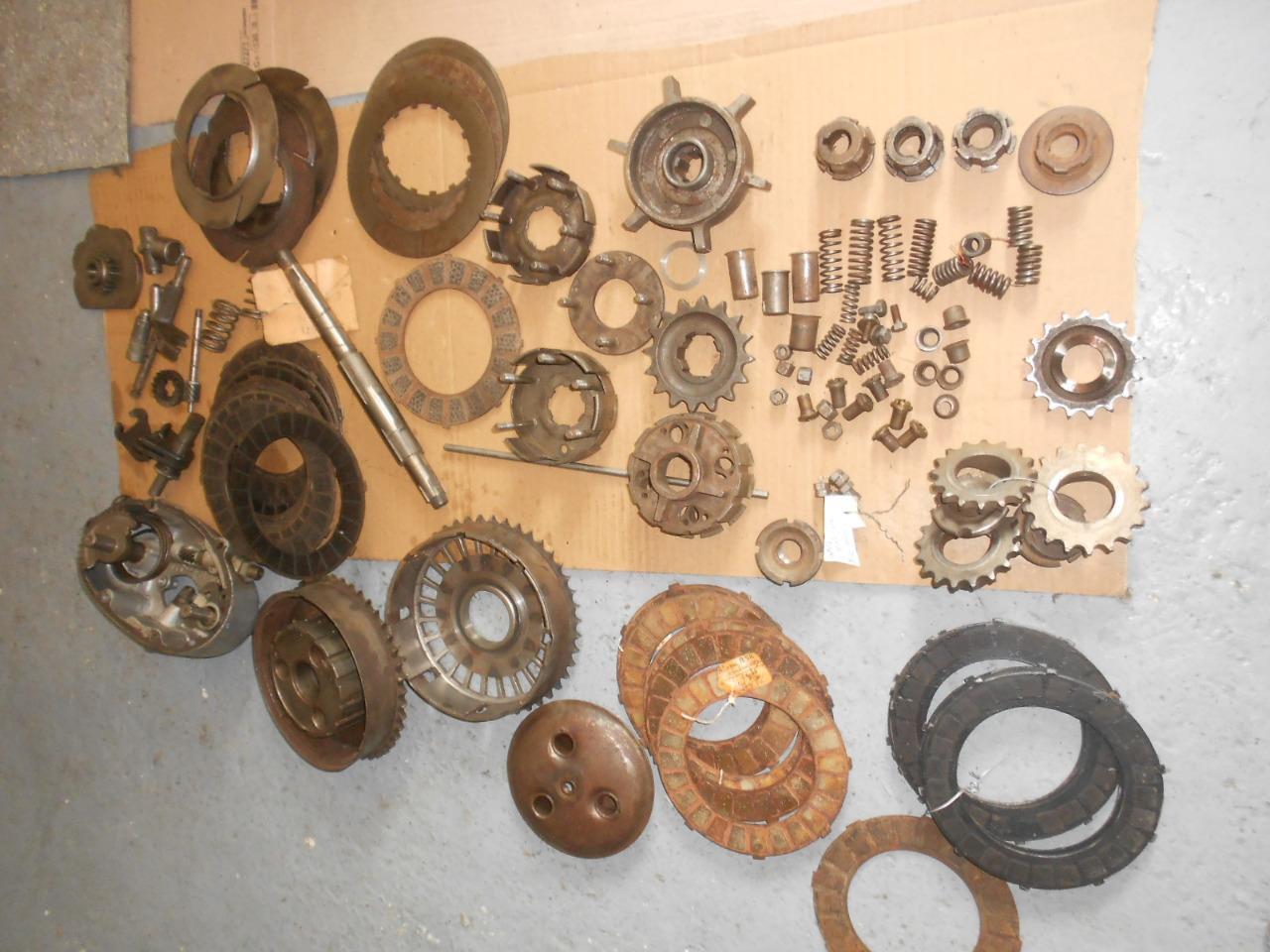 Lot de pièces BSA B31 LesAnciennes.com