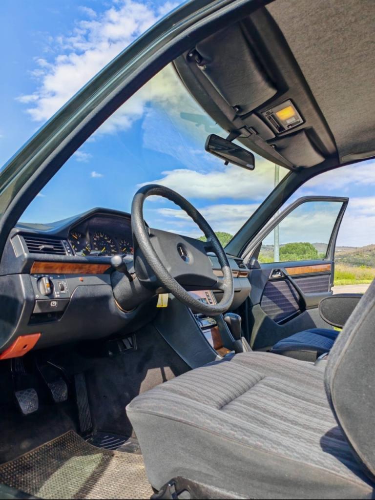MERCEDES 200 E W124 2.0i 122 cv - 1989 LesAnciennes.com