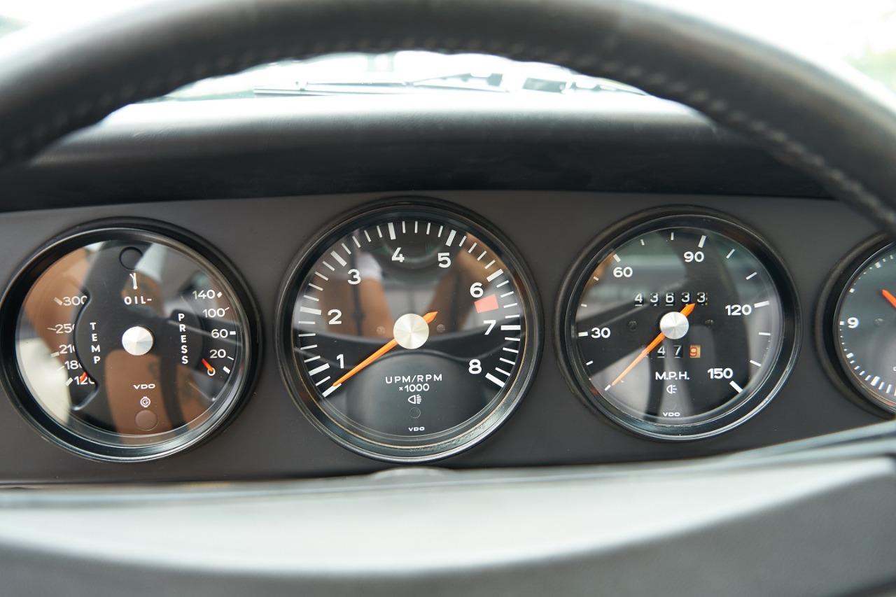 PORSCHE 911 T Targa - 1973 LesAnciennes.com