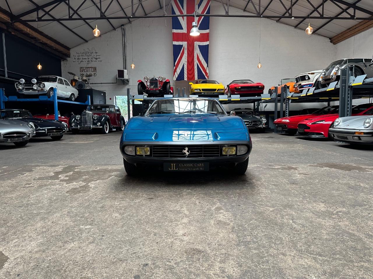 FERRARI 365 GTC/4 - 1972 LesAnciennes.com