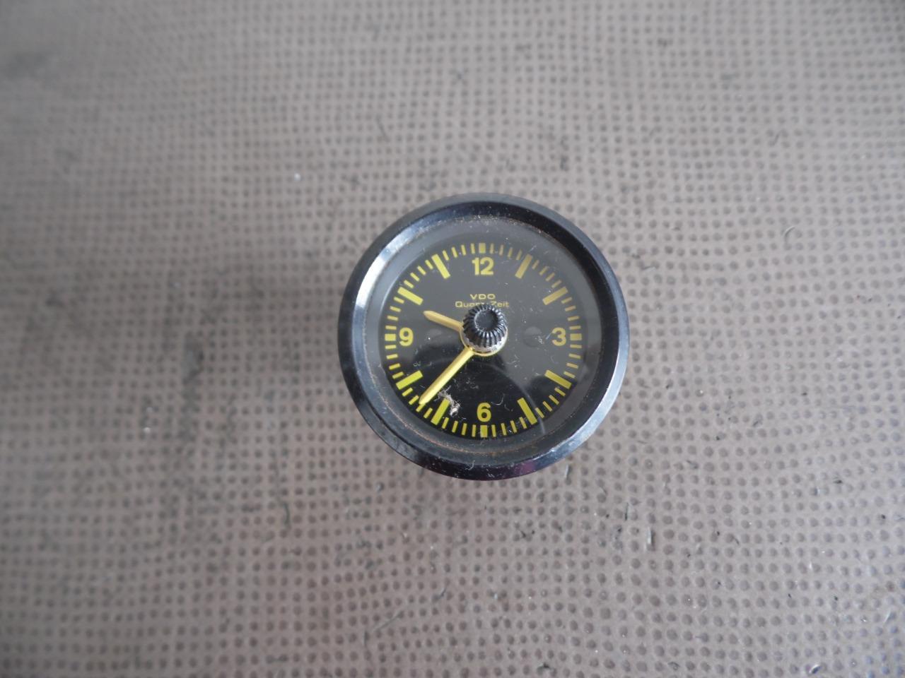 HORLOGE ANALOGIQUE 94464111500 PORSCHE 944 LesAnciennes.com