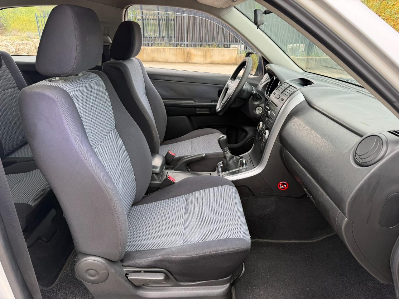 SUZUKI Grand Vitara 4X4 BVM 1.6 VVT 106 ch - 2006 LesAnciennes.com
